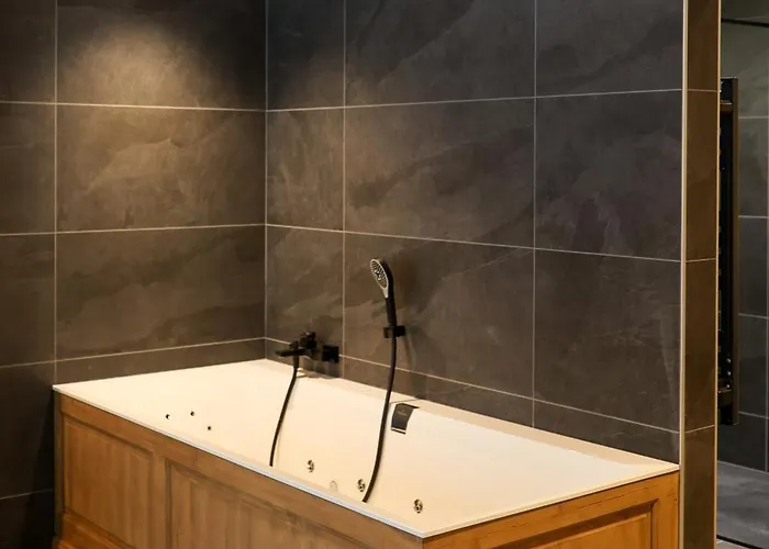 Domaine De Montagne - Frere Joseph 5*